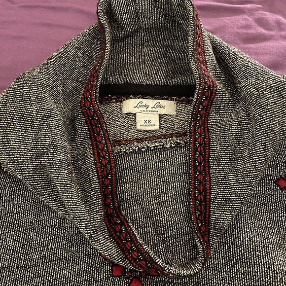 Lucky Lotus 3/4 Sleeved Sweater - Picture 4 of 5